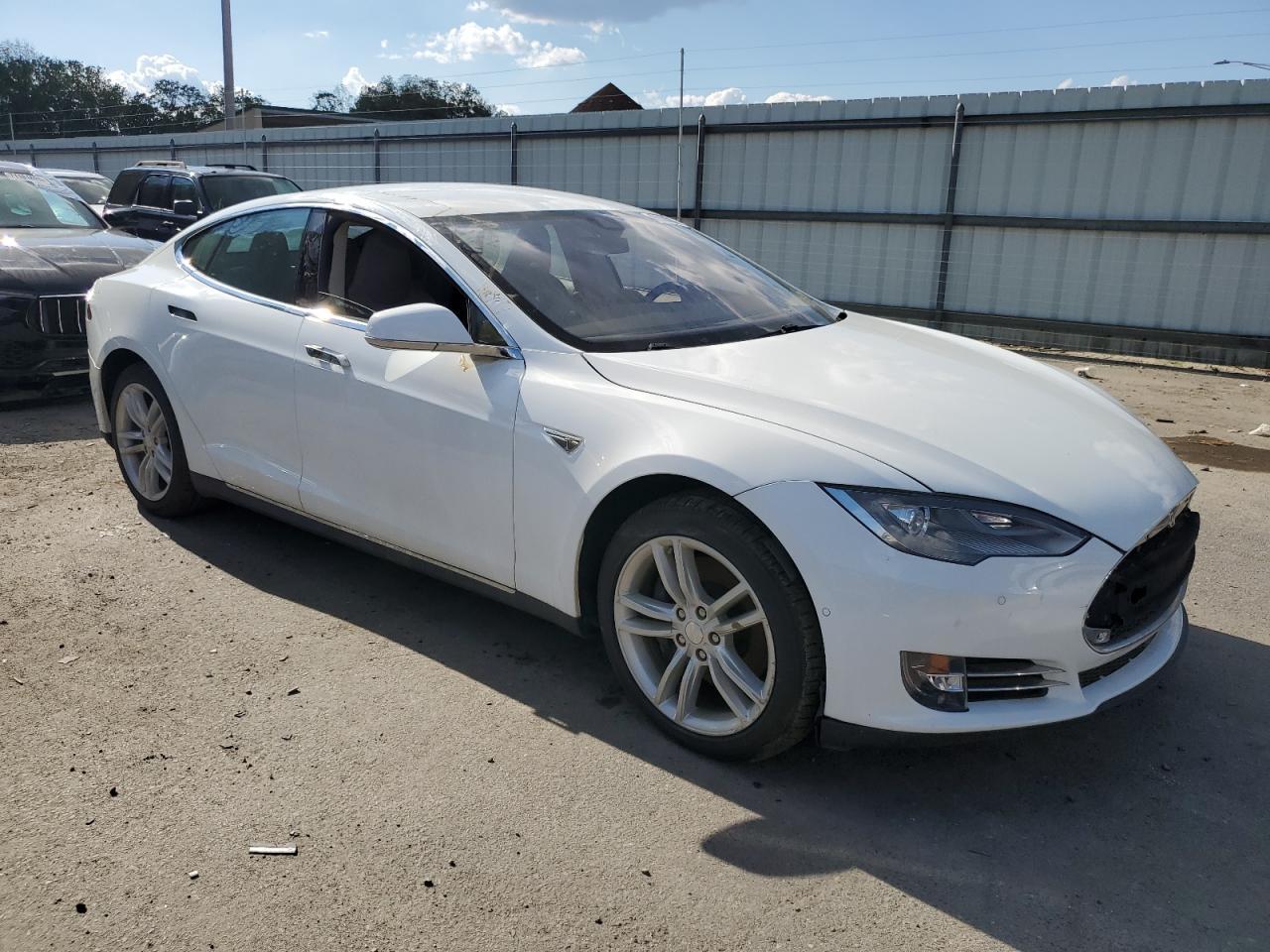2014 Tesla Model S 4D 85 - Фото 4