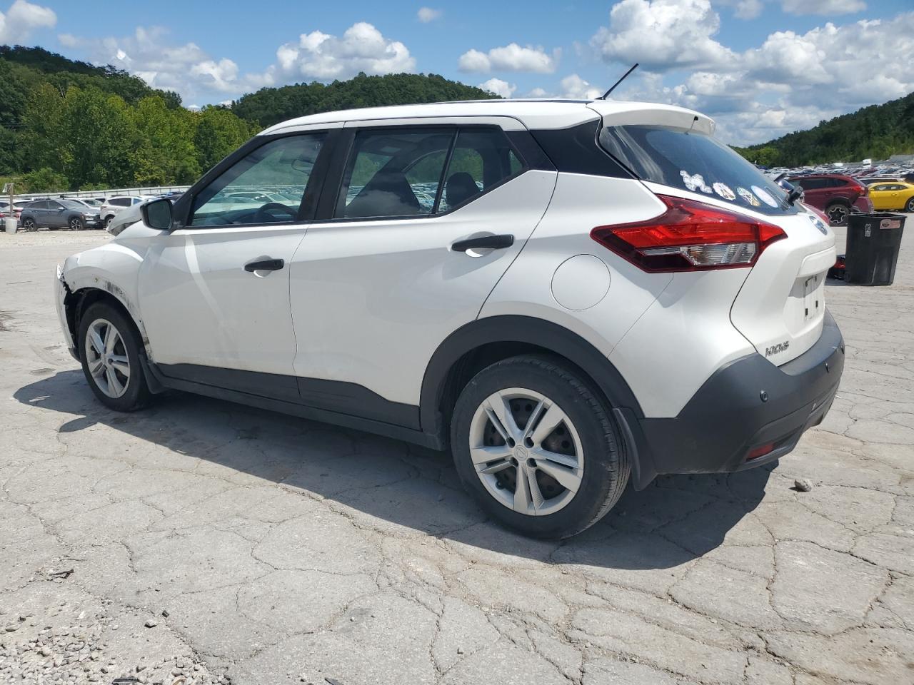2020 Nissan Kicks S - Фото 2