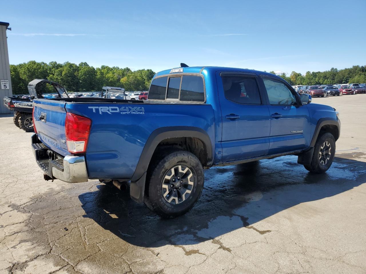 2016 Toyota Tacoma Double Cab - Image 3