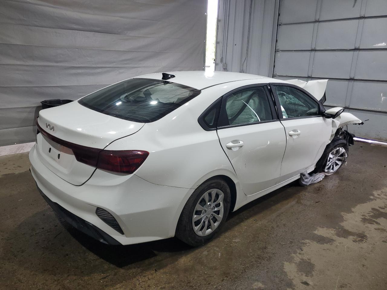 2022 Kia Forte Fe - Фото 3