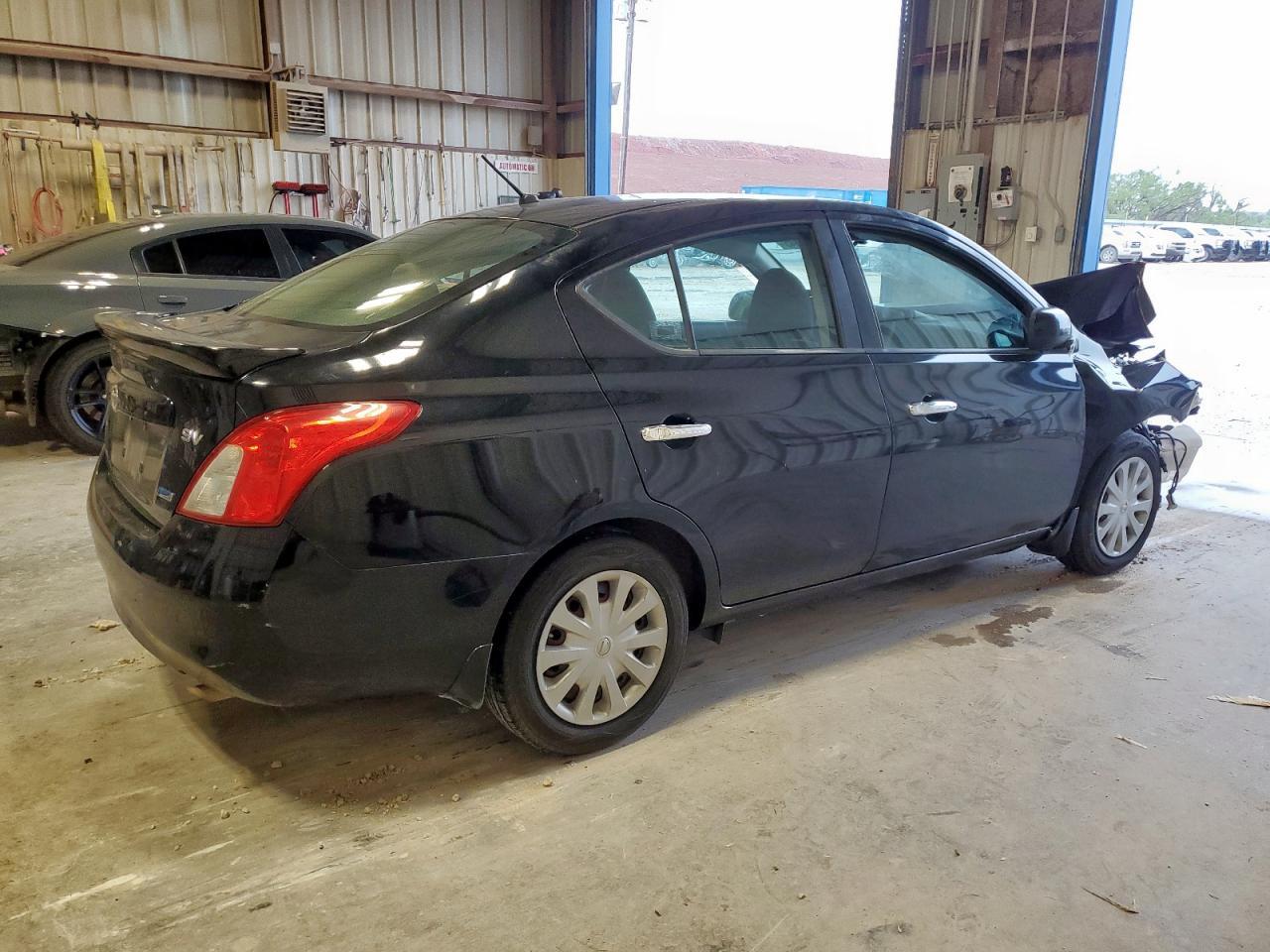 2013 Nissan Versa S - Image 3