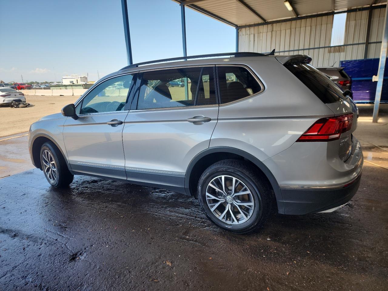 2020 Volkswagen Tiguan Se - Фото 2