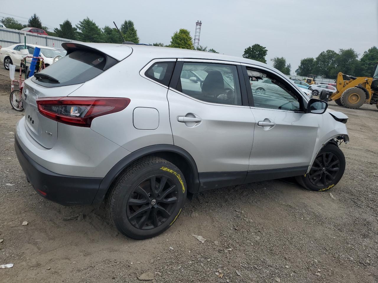2021 Nissan Rogue Sport S - Фото 3