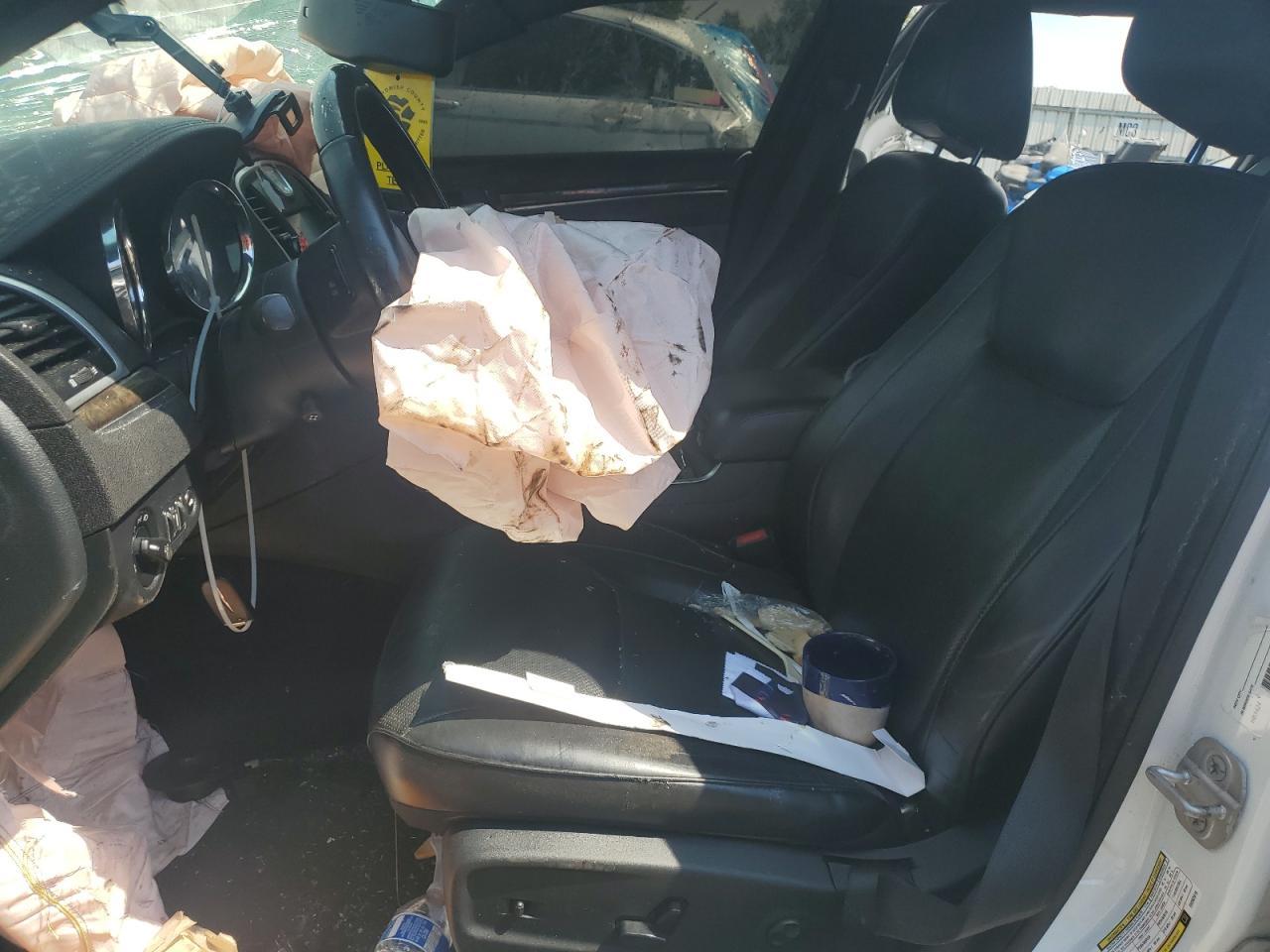 2014 Chrysler 300C - Фото 7