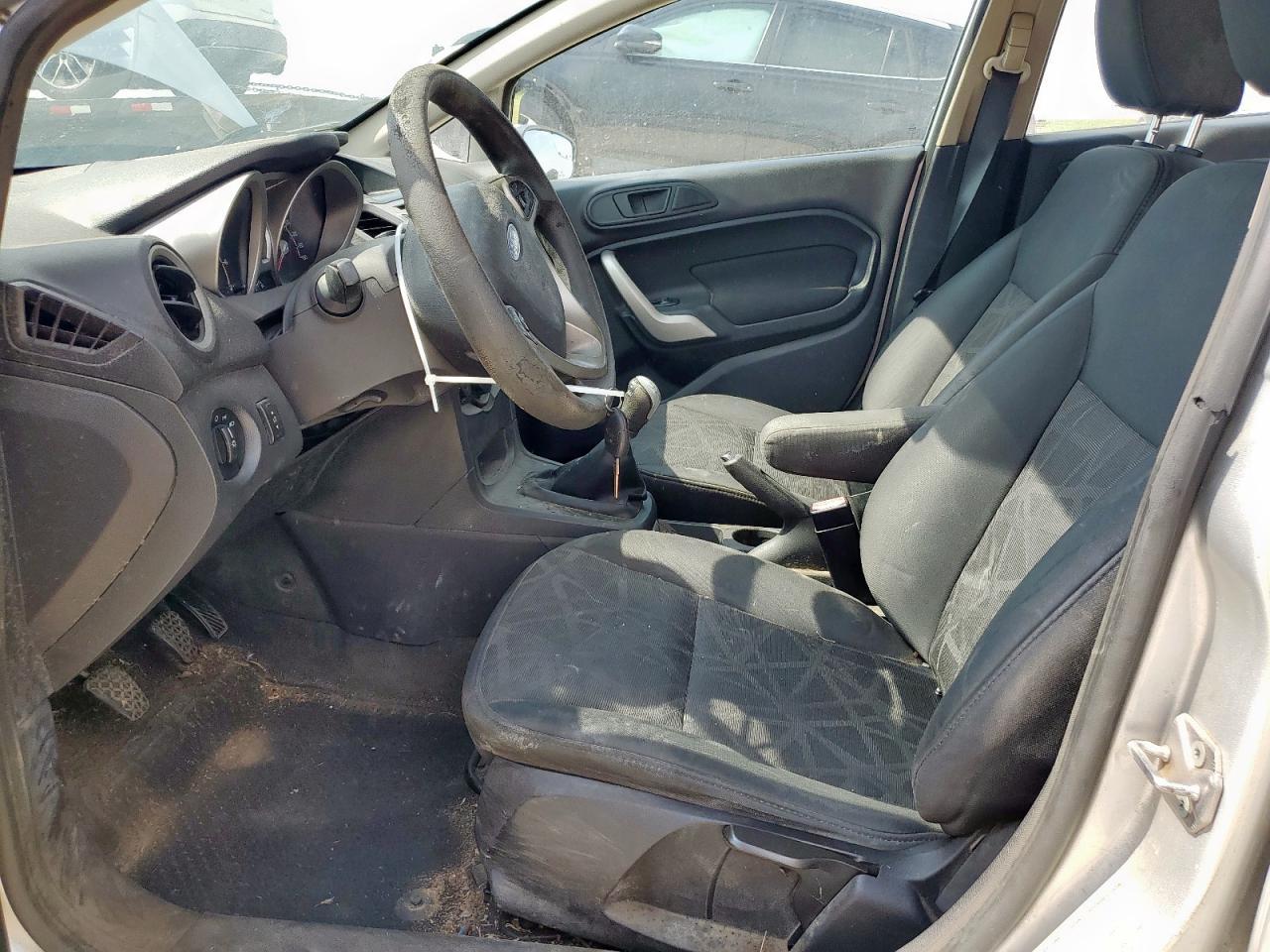 2012 Ford Fiesta Se - Image 7