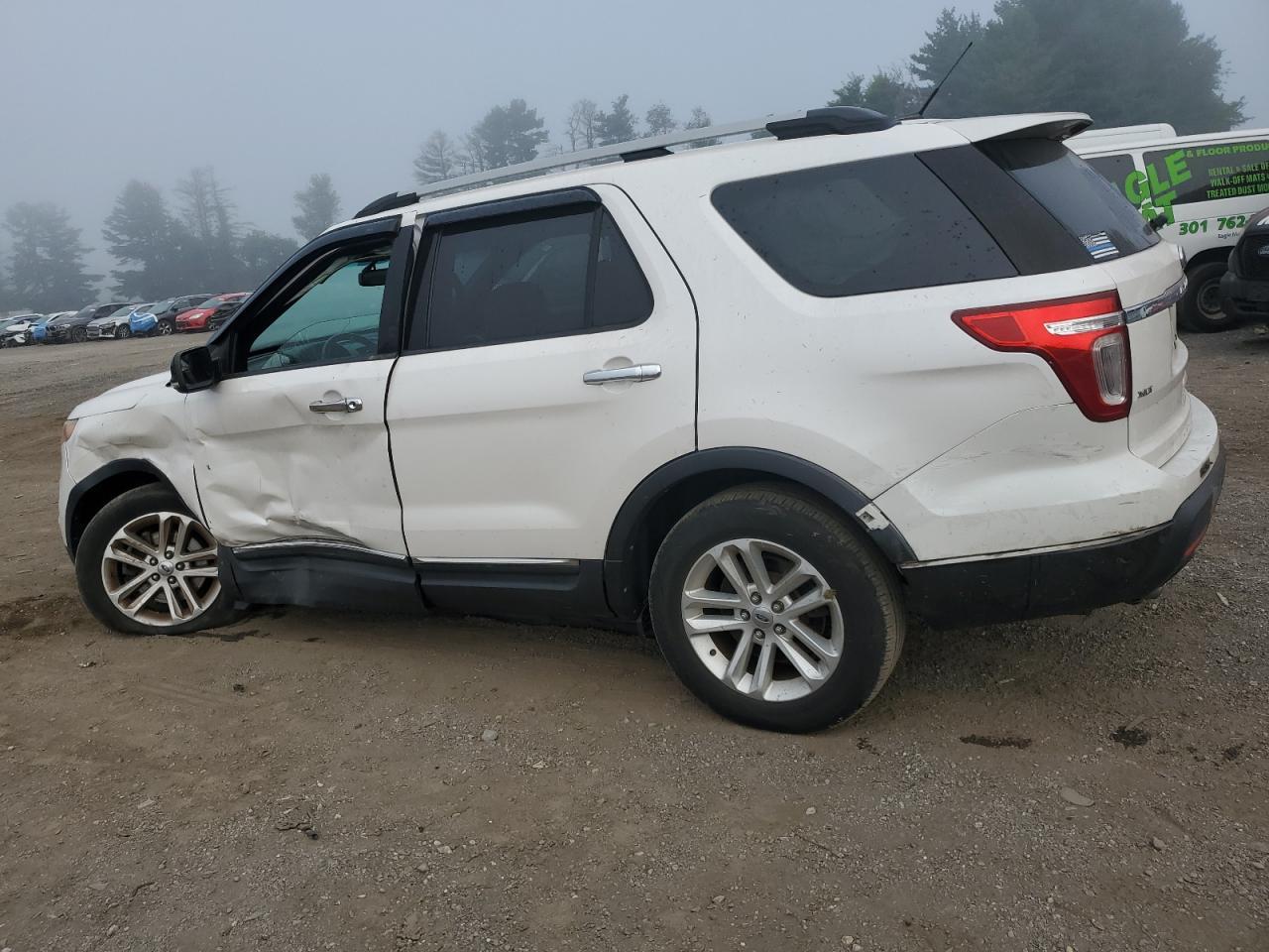 2011 Ford Explorer Xlt - Image 2