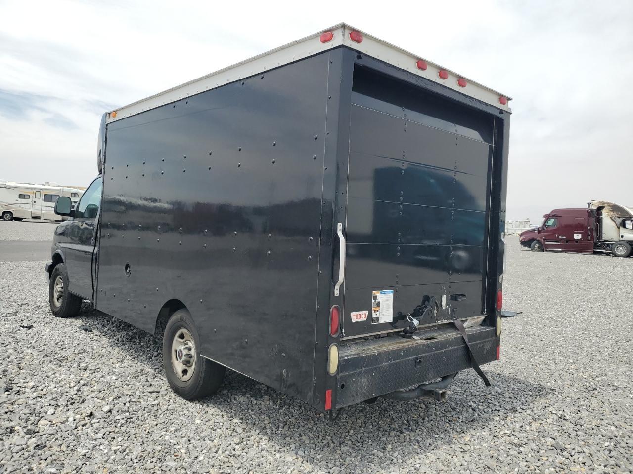 2006 GMC Savana Cutaway G3500 - Image 2