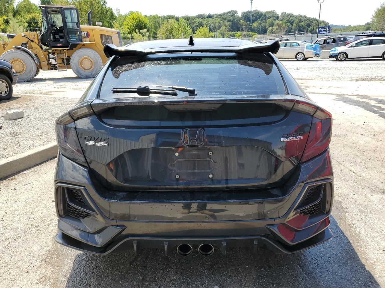 2020 Honda Civic Sport Touring - Image 6