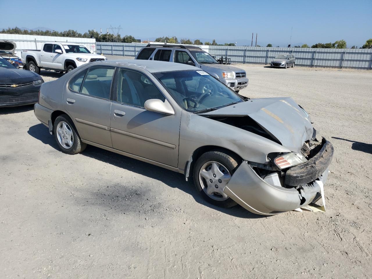 2001 Nissan Altima Xe - Фото 4