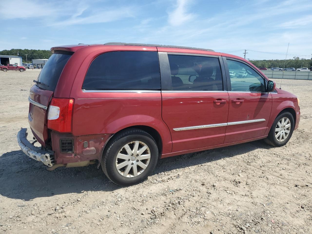 2014 Chrysler Town & Country Touring - Image 3