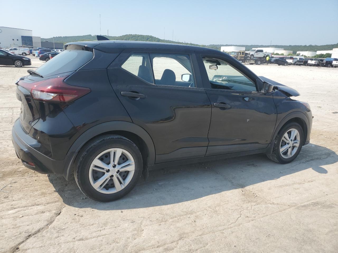 2021 Nissan Kicks S - Фото 3