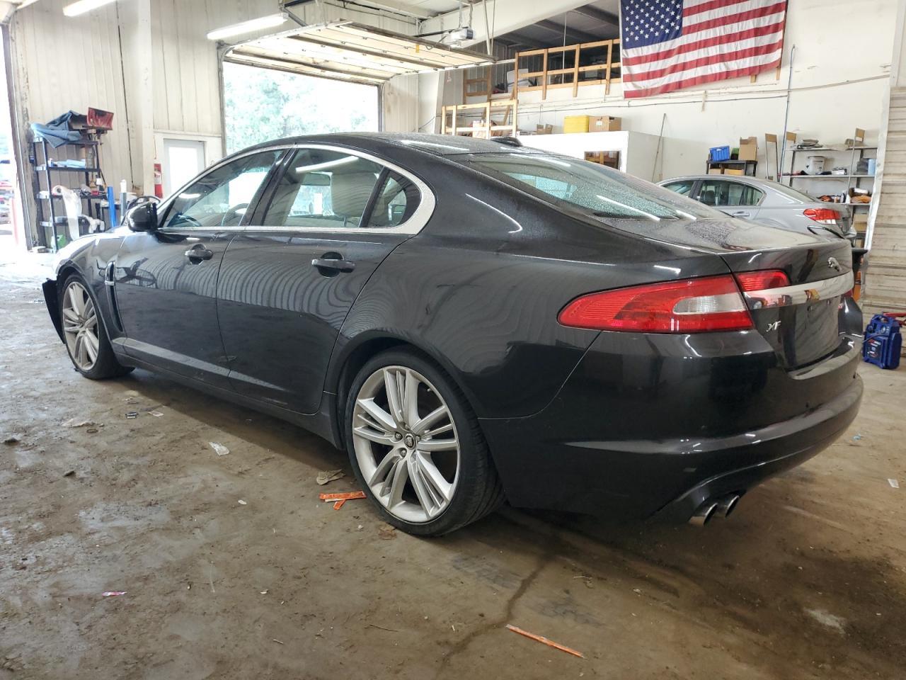 2011 Jaguar Xf Supercharged - Image 2