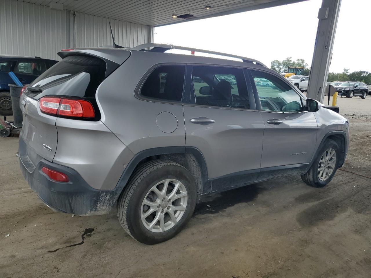 2018 Jeep Cherokee Latitude Plus - Фото 3