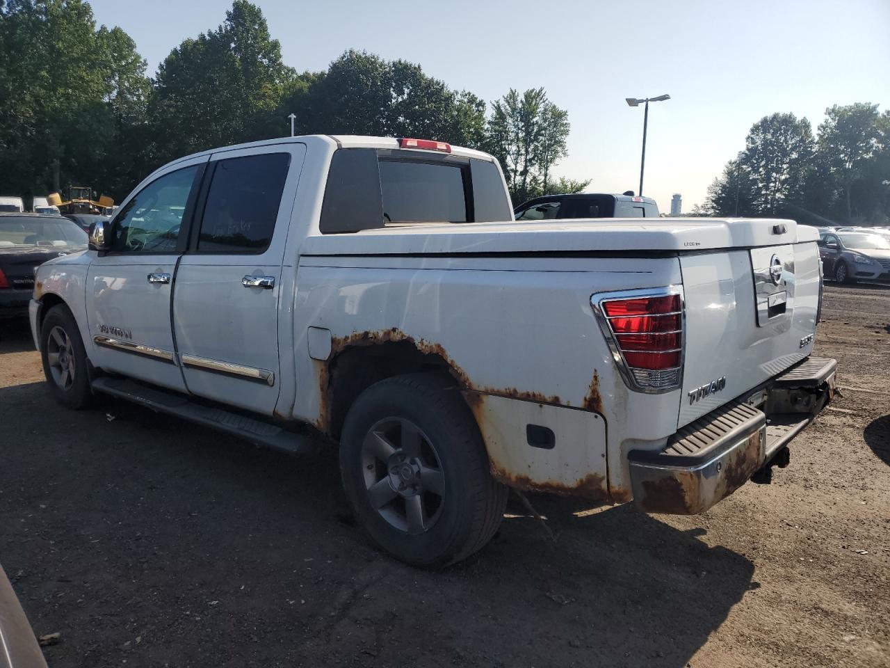 2005 Nissan Titan Xe - Фото 2