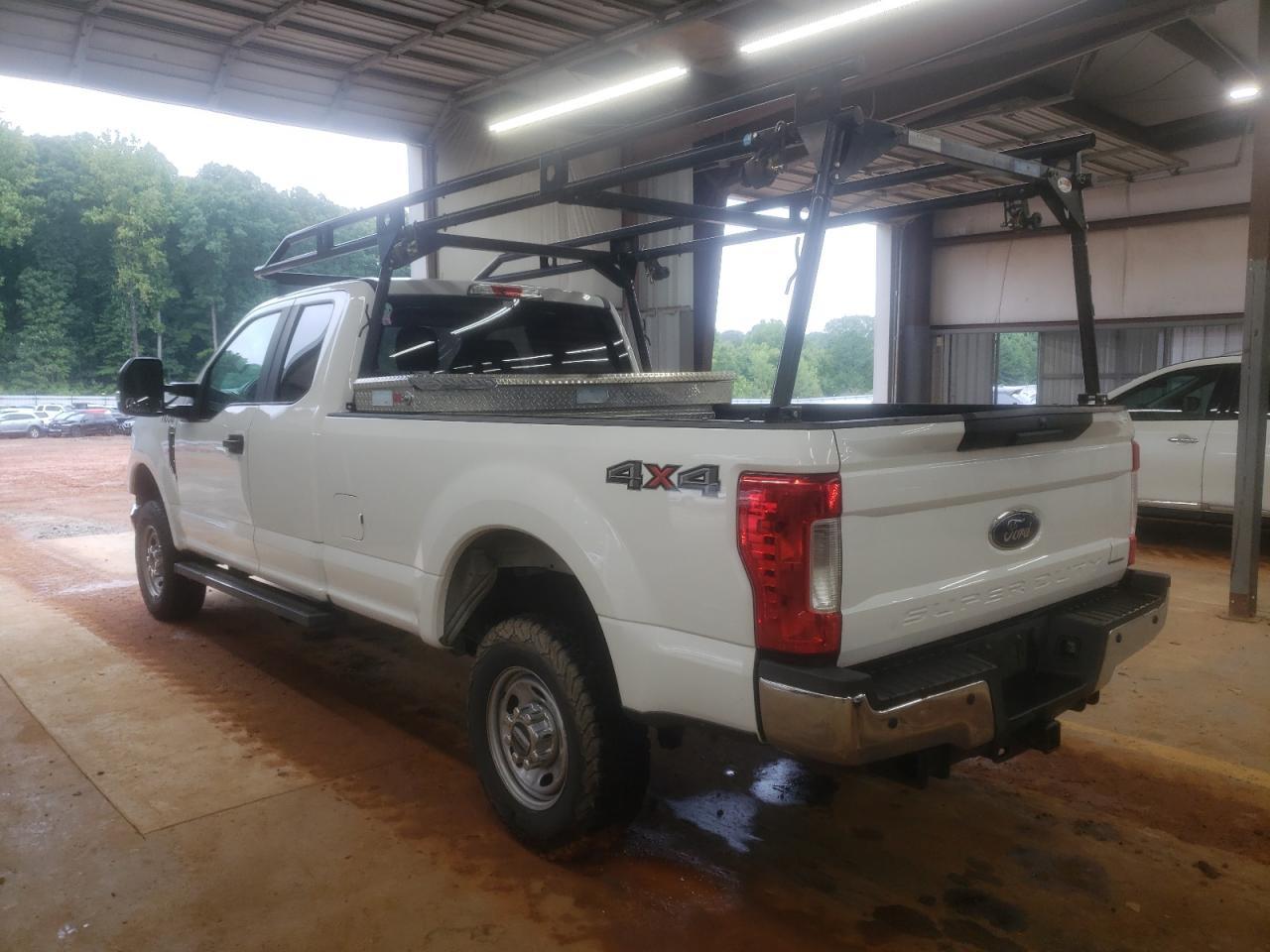 2019 Ford F250 Super Duty - Фото 2