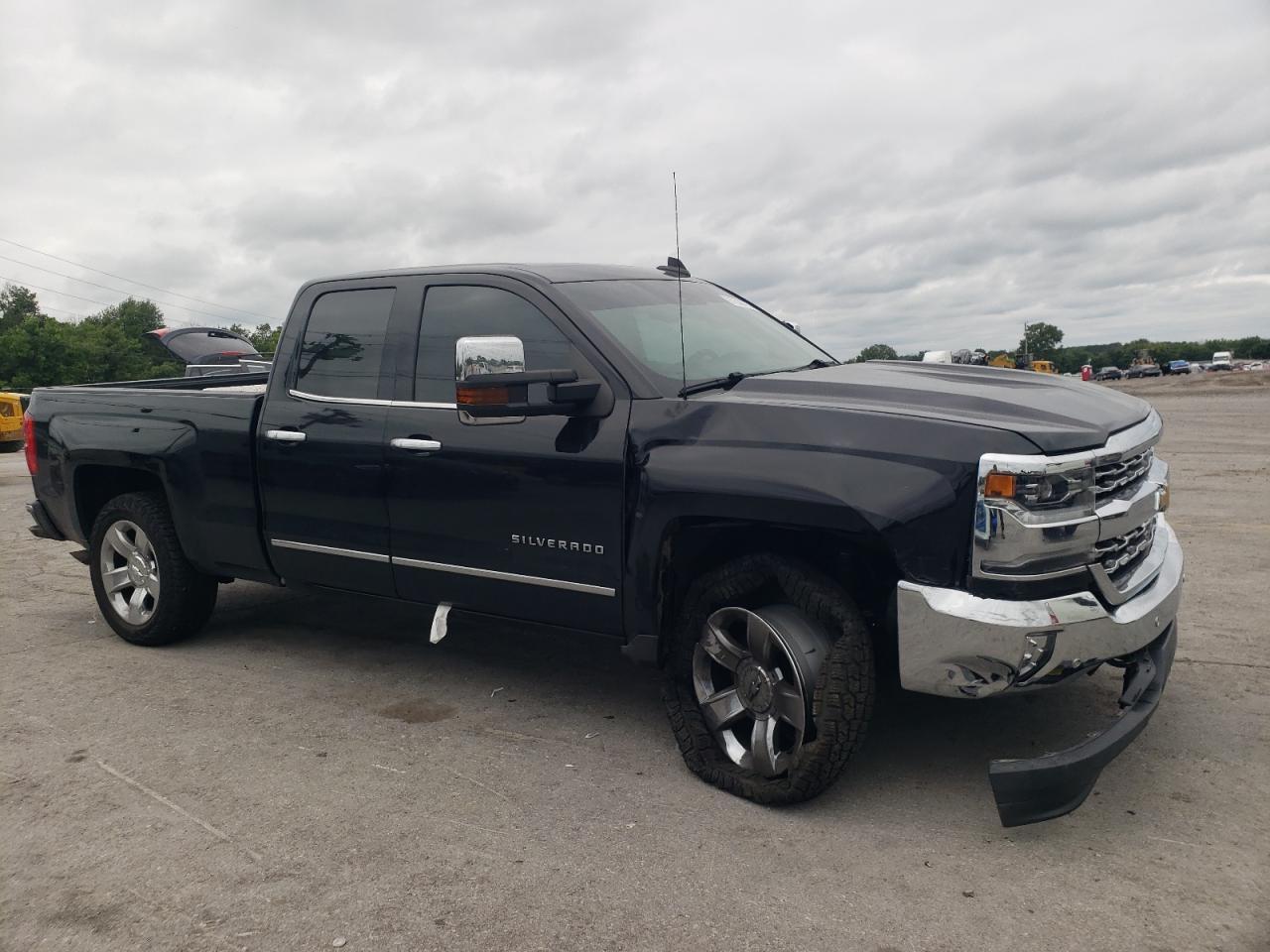 2017 Chevrolet Silverado K1500 Ltz - Image 4