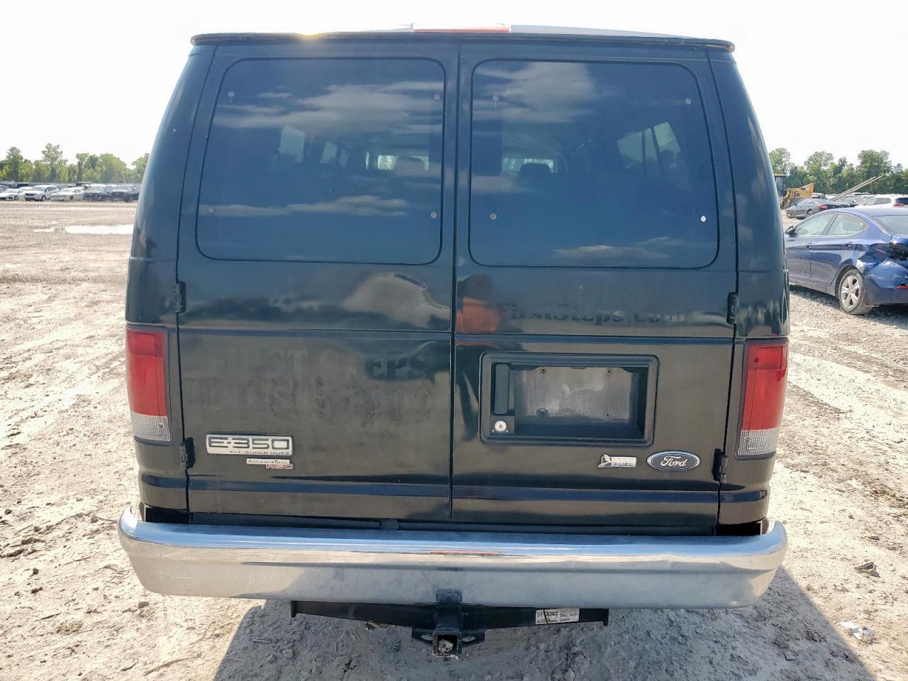 2012 Ford Econoline E350 Super Duty Wagon - Image 6