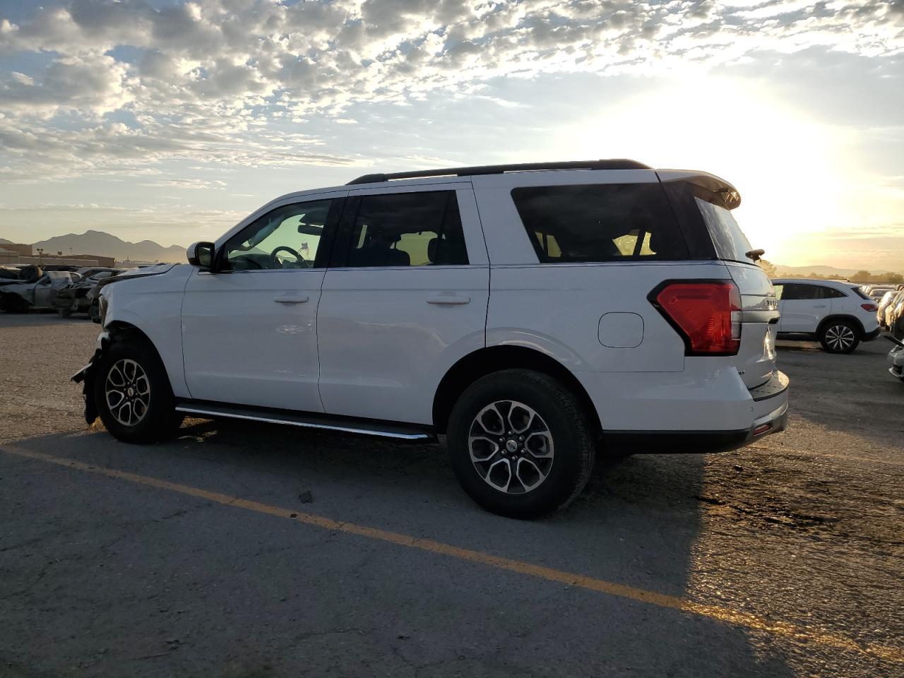 2023 Ford Expedition Xlt - Image 2