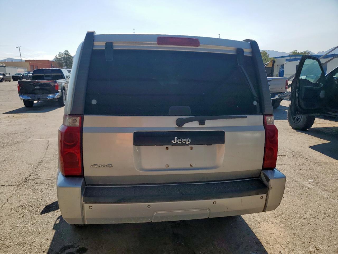 2006 Jeep Commander - Фото 6