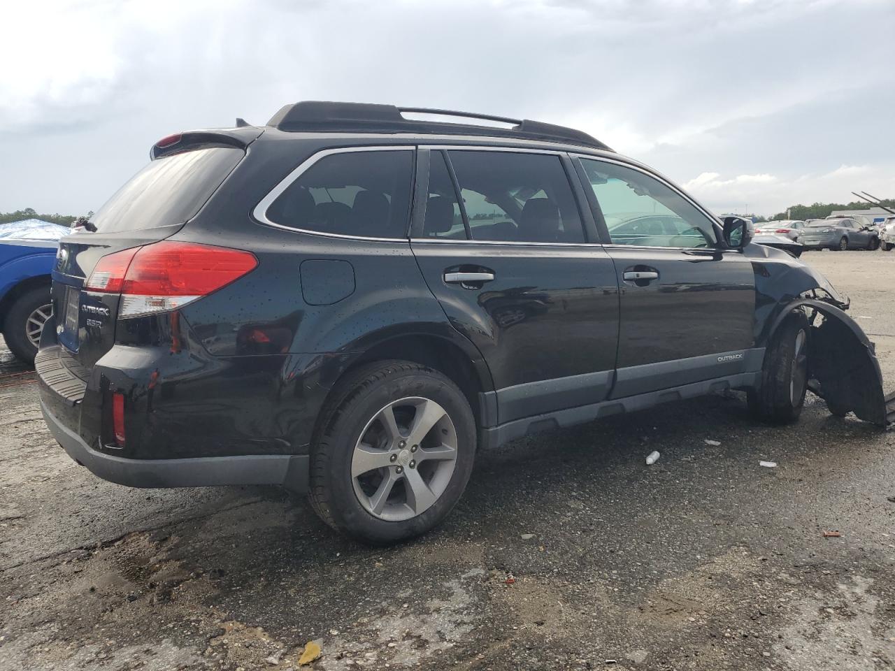 2013 Subaru Outback 3.6R Limited - Image 3