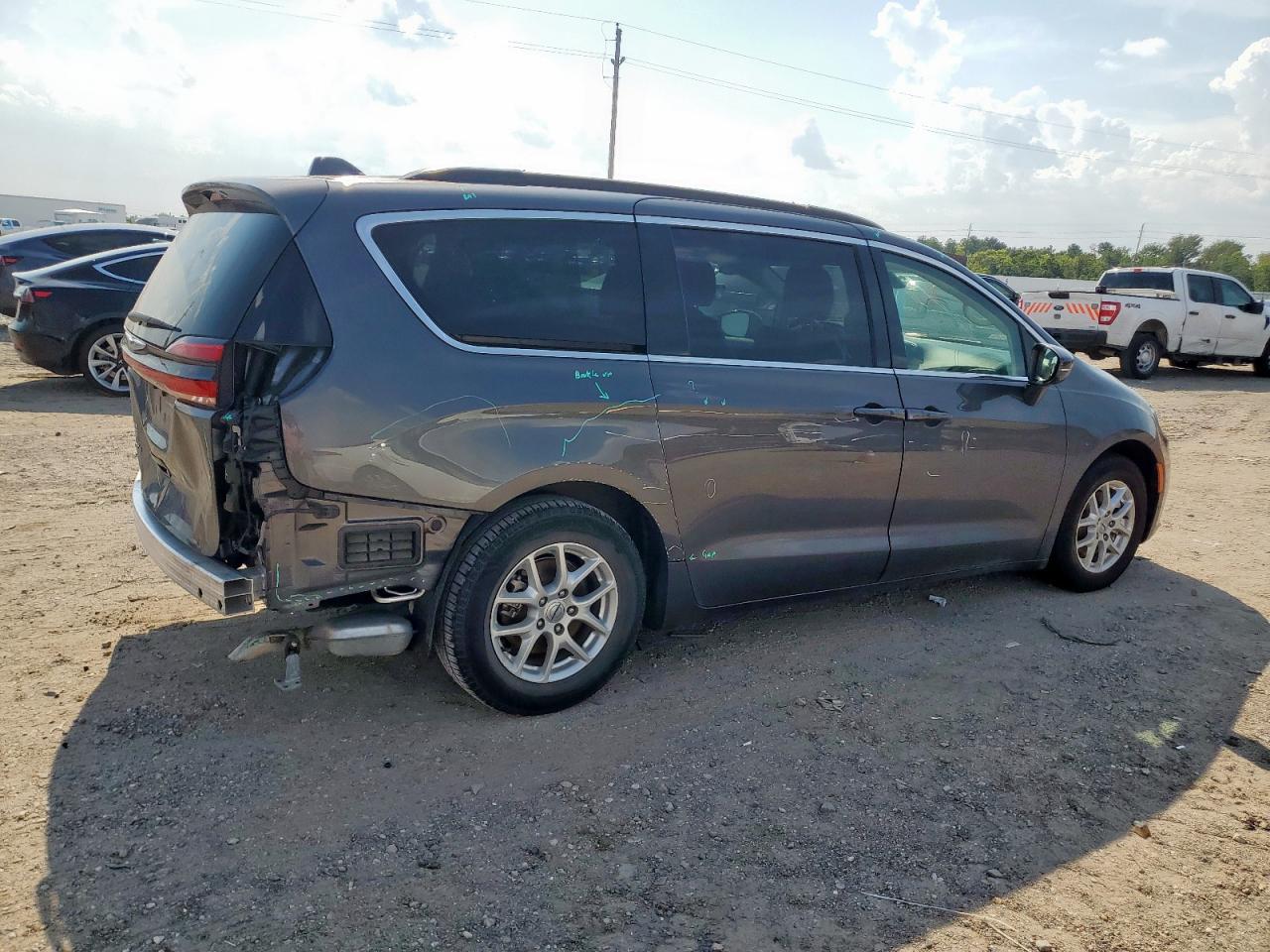 2022 Chrysler Pacifica Touring L - Фото 3