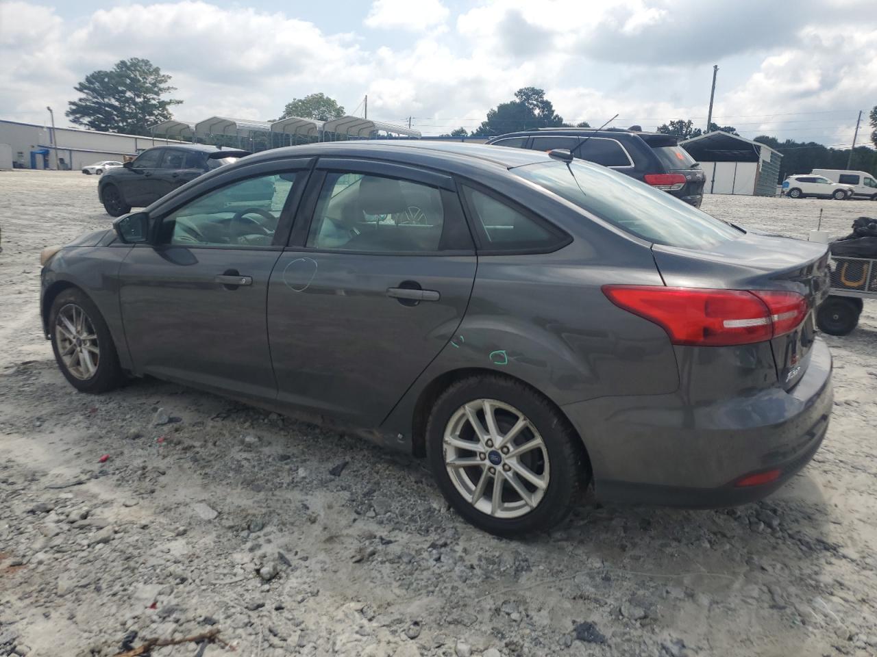 2016 Ford Focus Se - Image 2