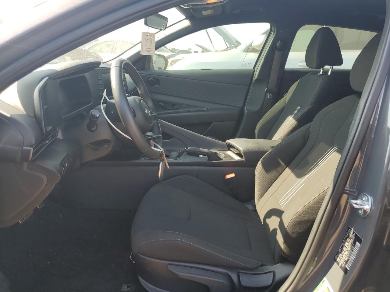 2025 Hyundai Elantra Sel Sport - Image 7