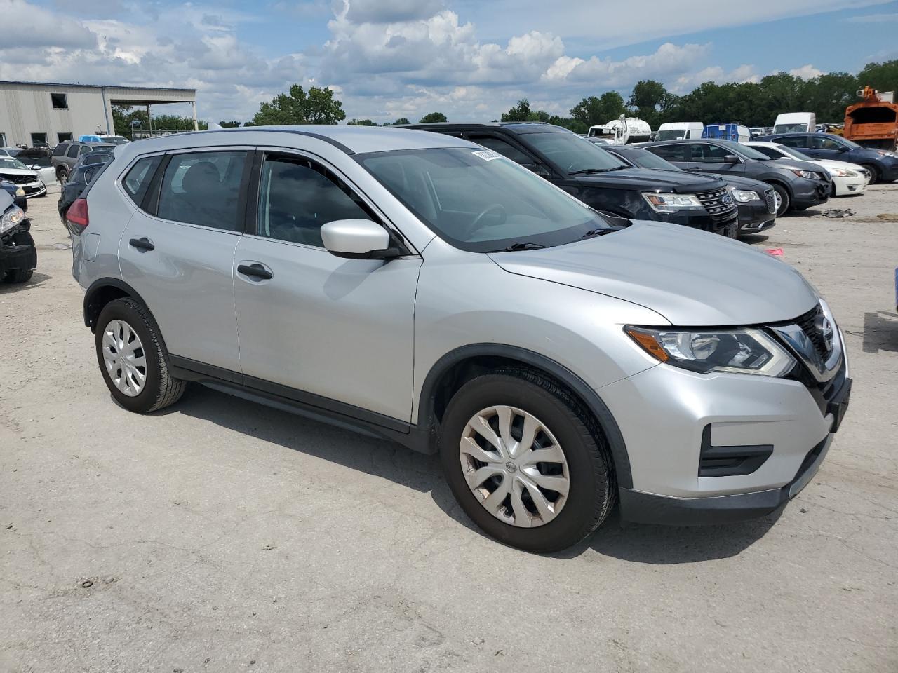 2017 Nissan Rogue S - Image 4