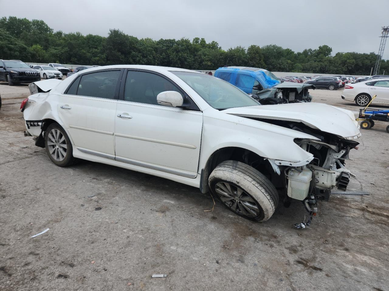 2011 Toyota Avalon Base - Фото 4
