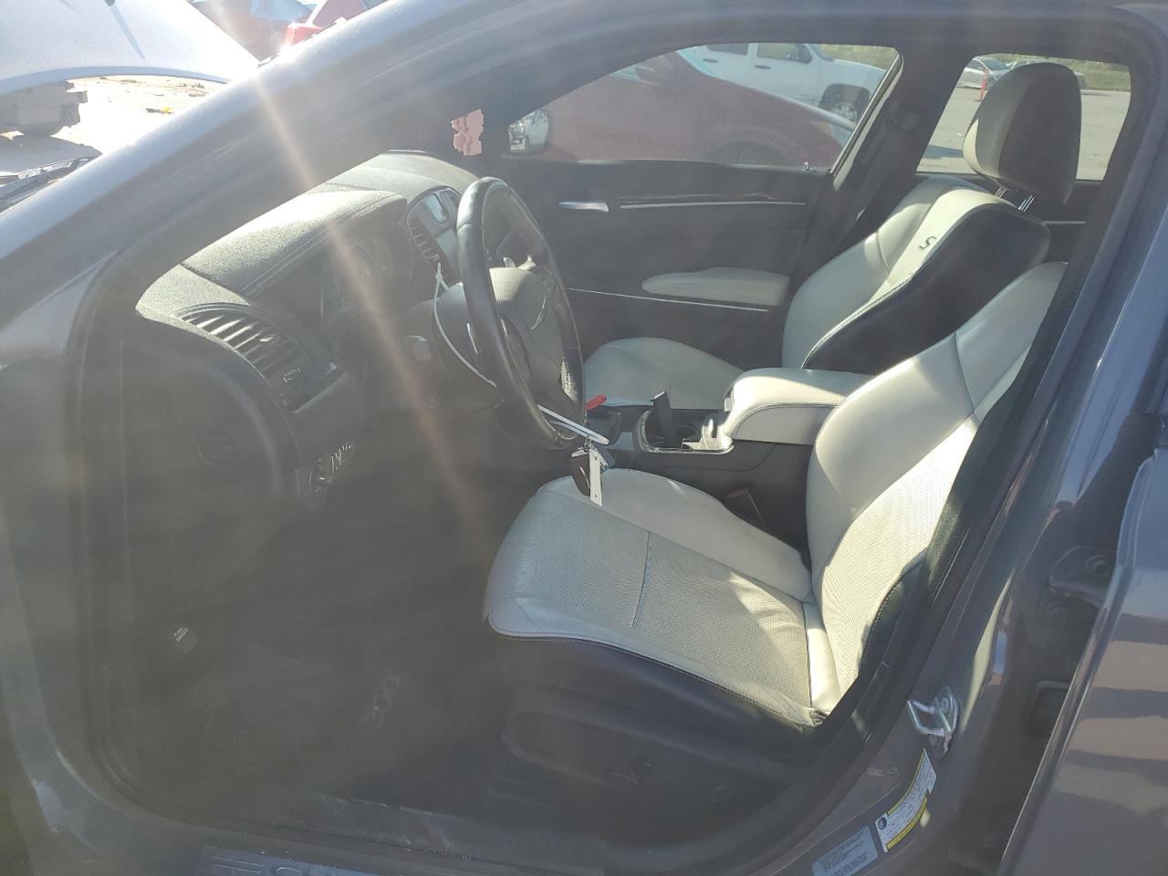 2017 Chrysler 300 S - Image 7