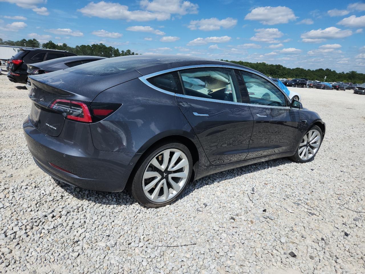 2018 Tesla Model 3 - Фото 3