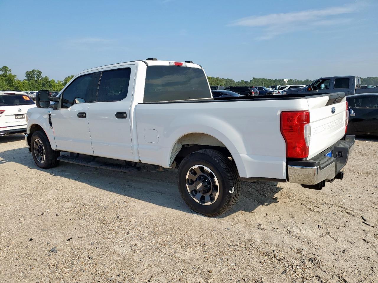 2021 Ford F250 Super Duty - Фото 2