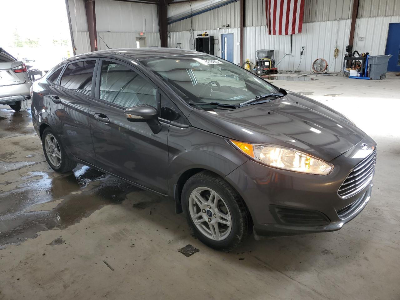 2019 Ford Fiesta Se - Image 4