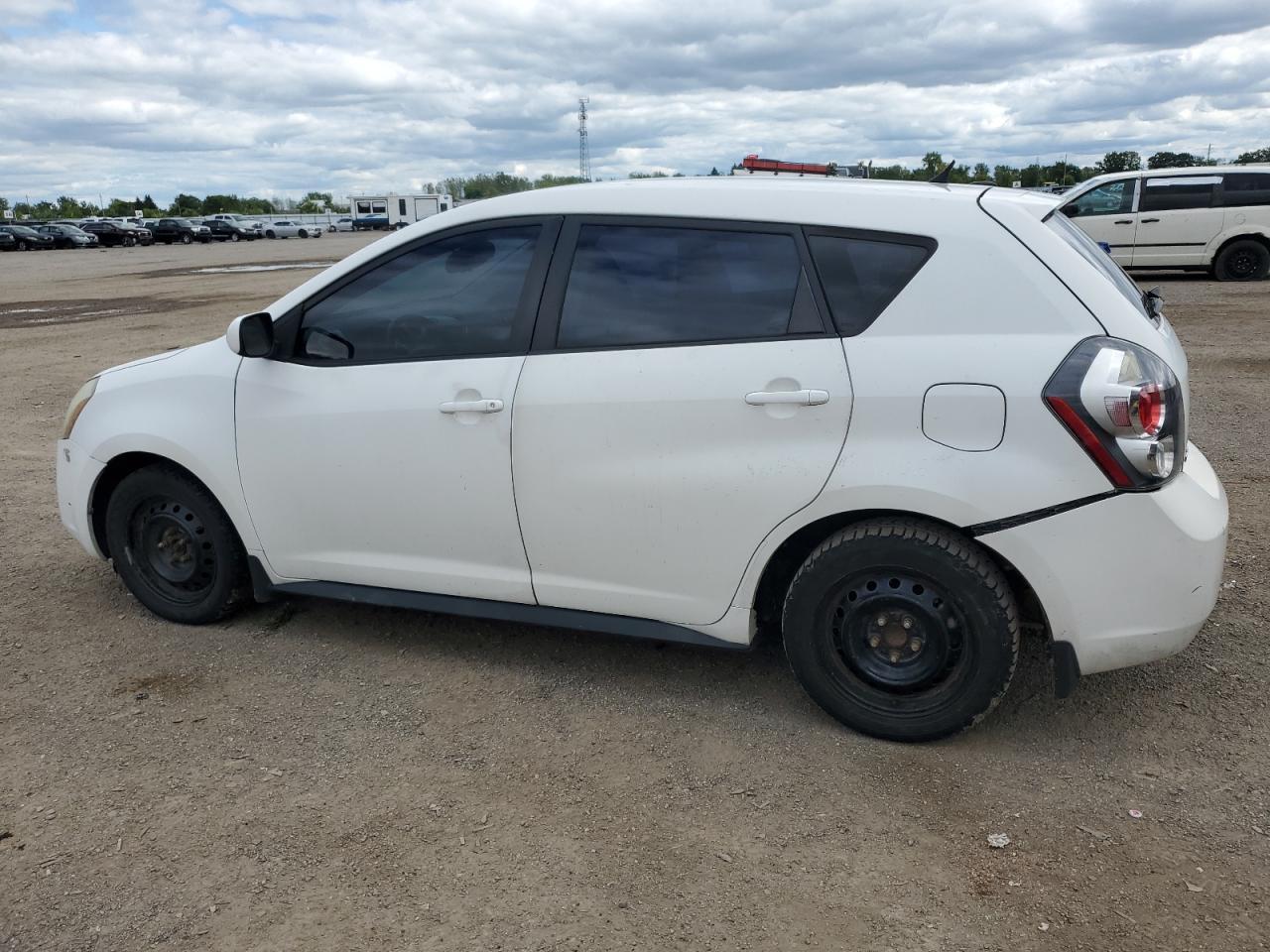 2009 Pontiac Vibe - Фото 2