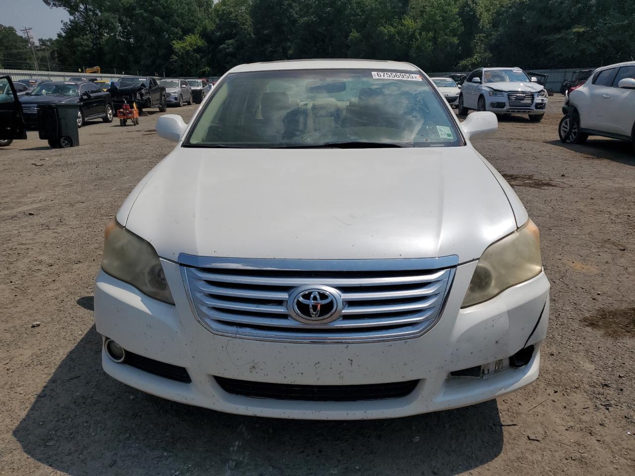 2010 Toyota Avalon Xl - Image 5