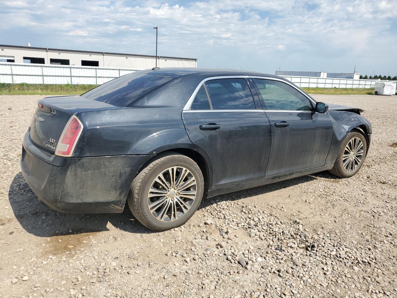 2013 Chrysler 300 S - Image 3