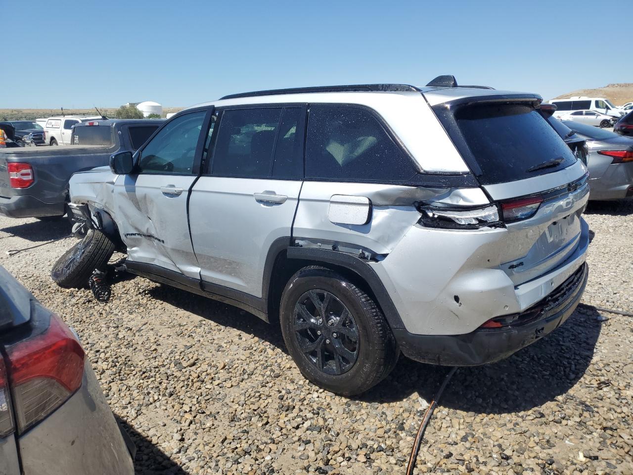 2025 Jeep Grand Cherokee Laredo - Фото 2
