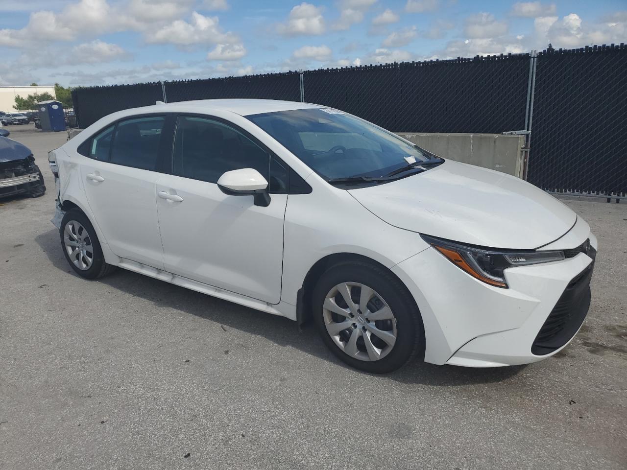 2025 Toyota Corolla Le - Фото 4