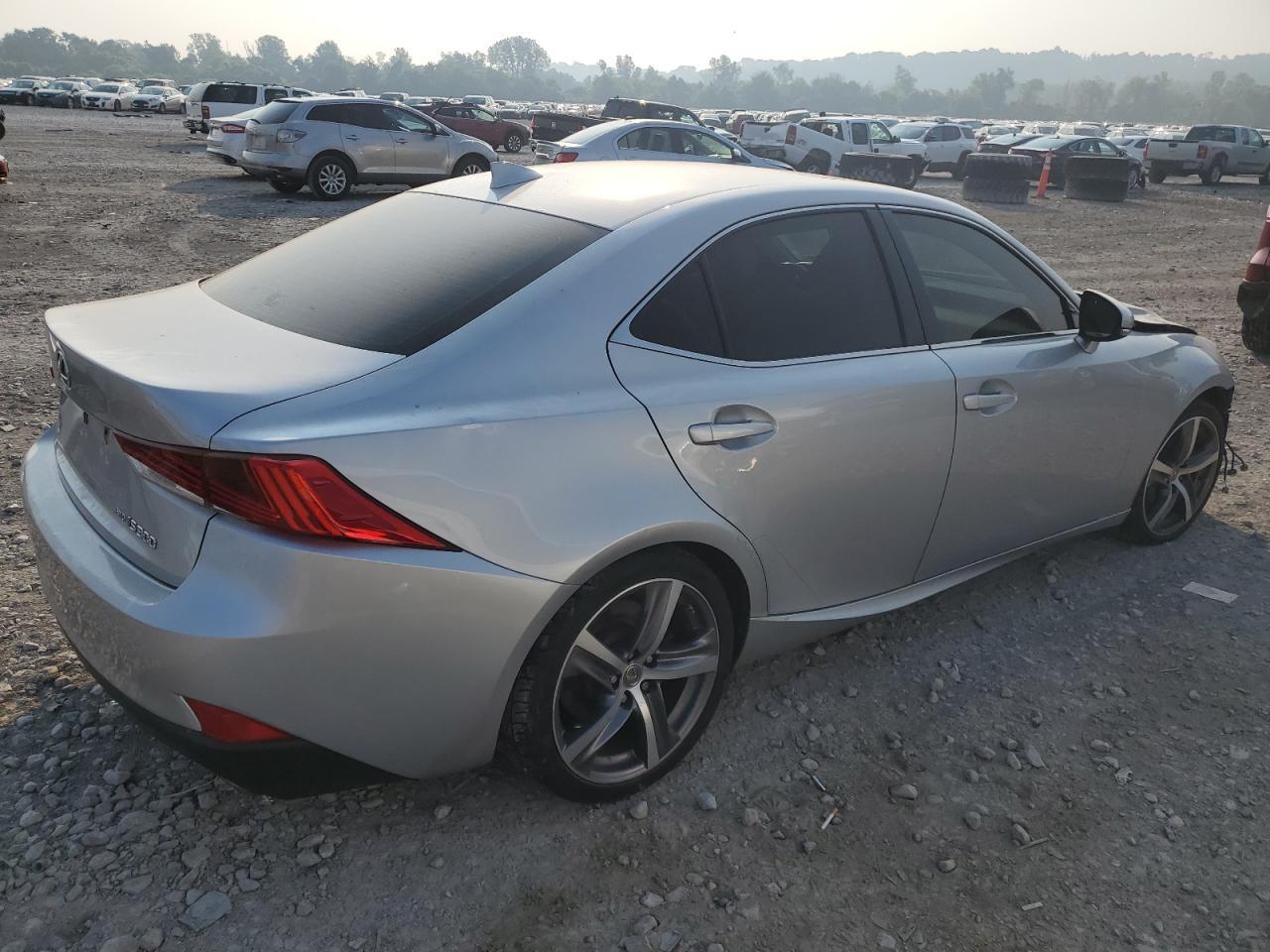 2017 Lexus Is 300 - Фото 3