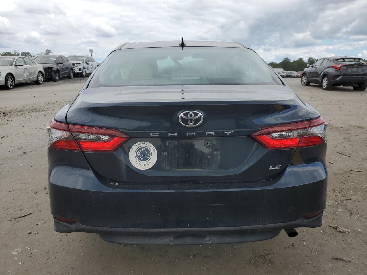 2021 Toyota Camry Le - Фото 6