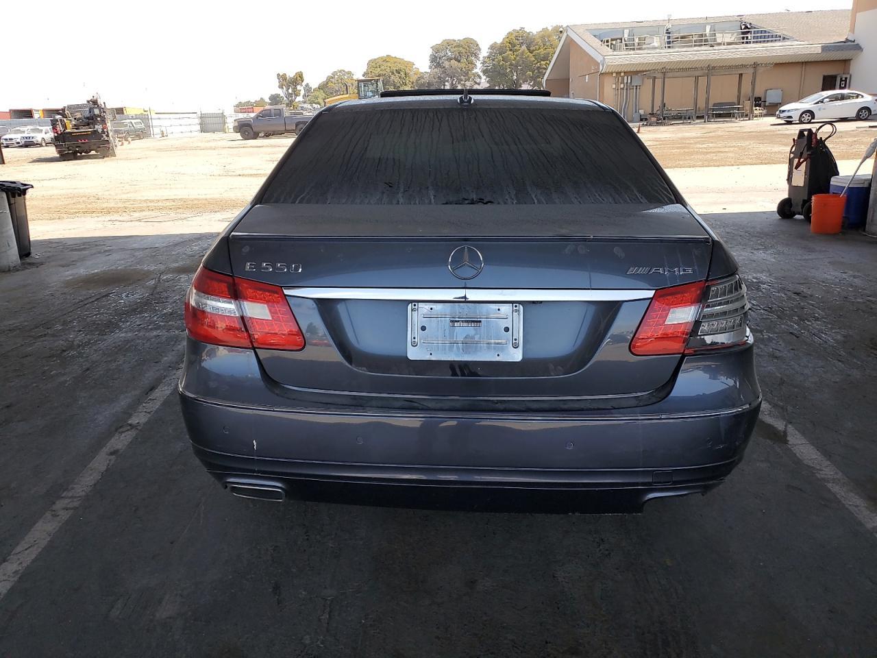 2010 Mercedes-Benz E 550 - Фото 6