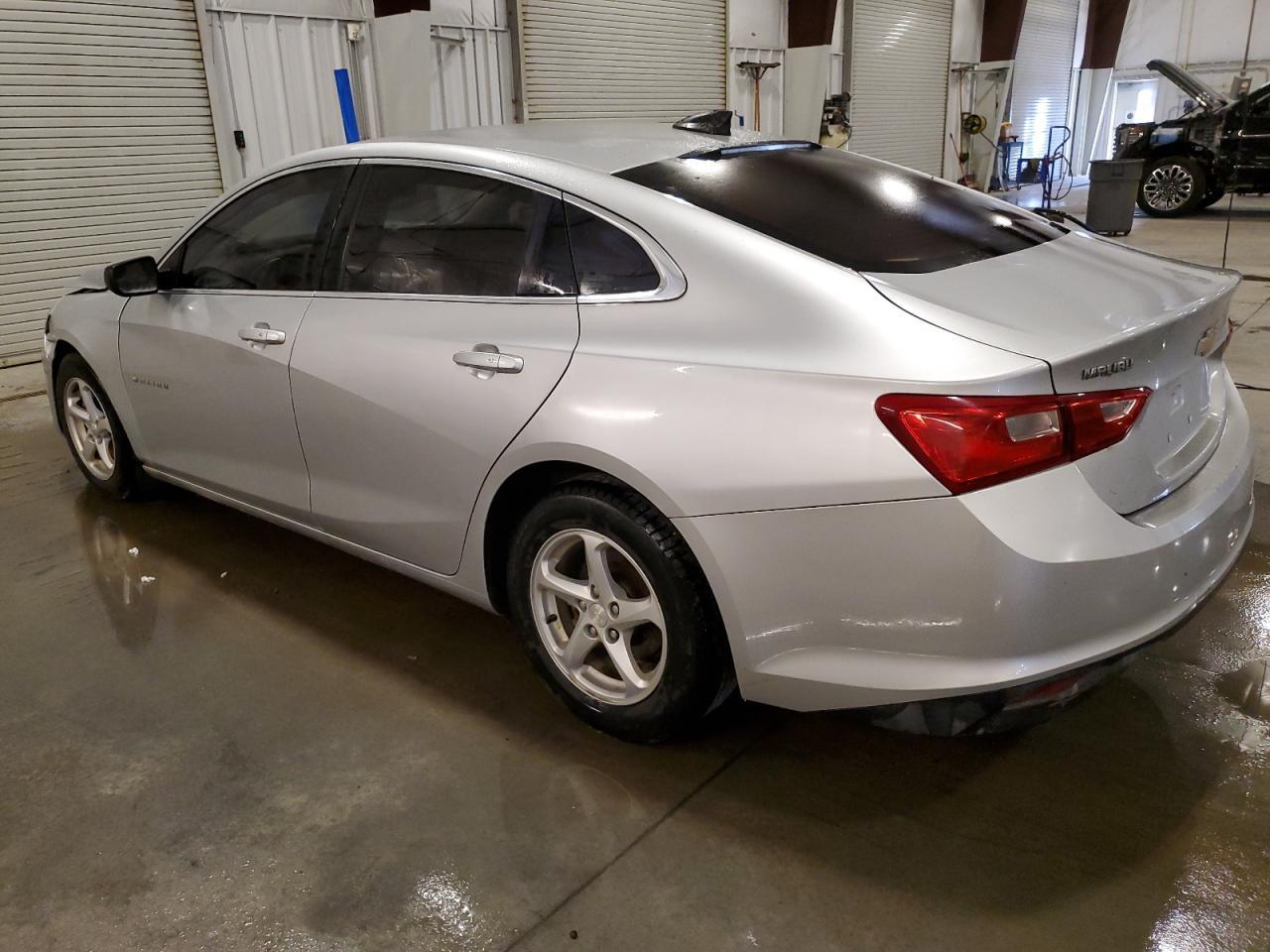 2017 Chevrolet Malibu Ls - Фото 2