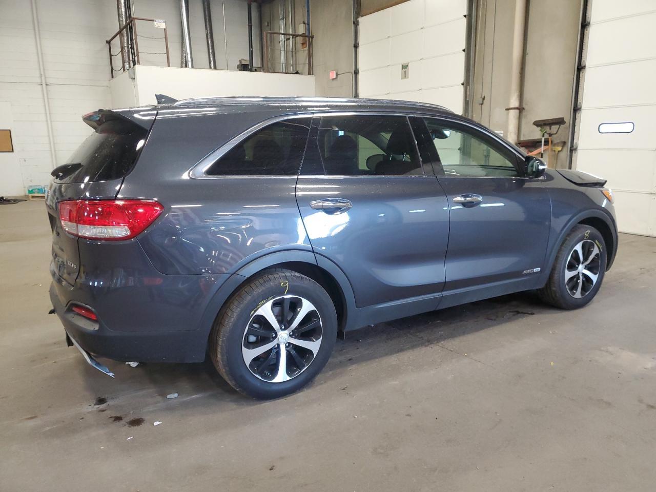 2018 Kia Sorento Ex - Image 3