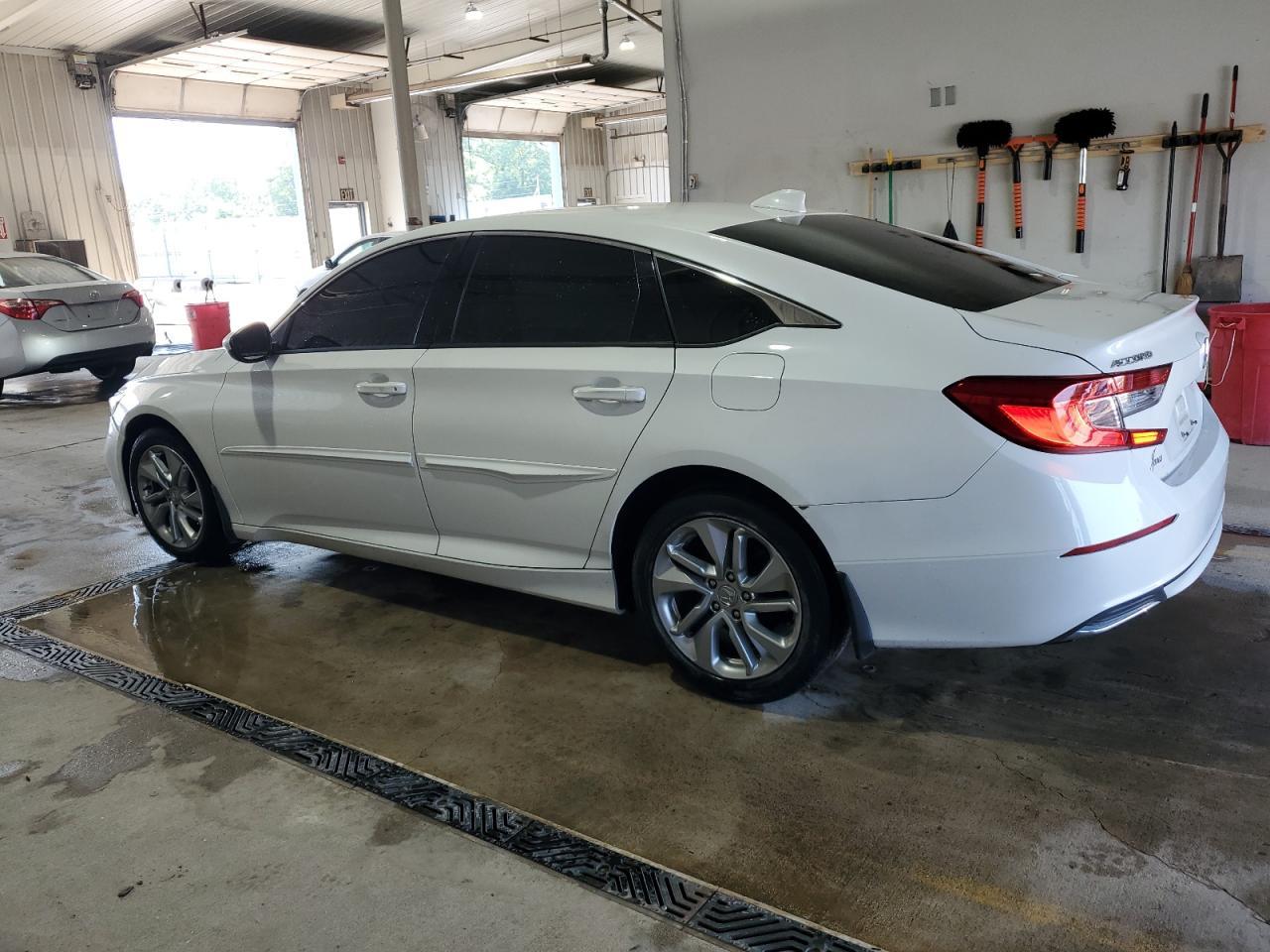 2018 Honda Accord Lx - Фото 2