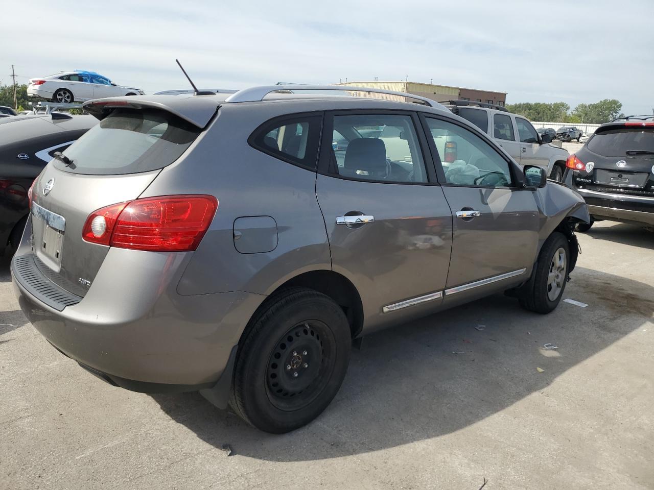 2014 Nissan Rogue Select S - Image 3