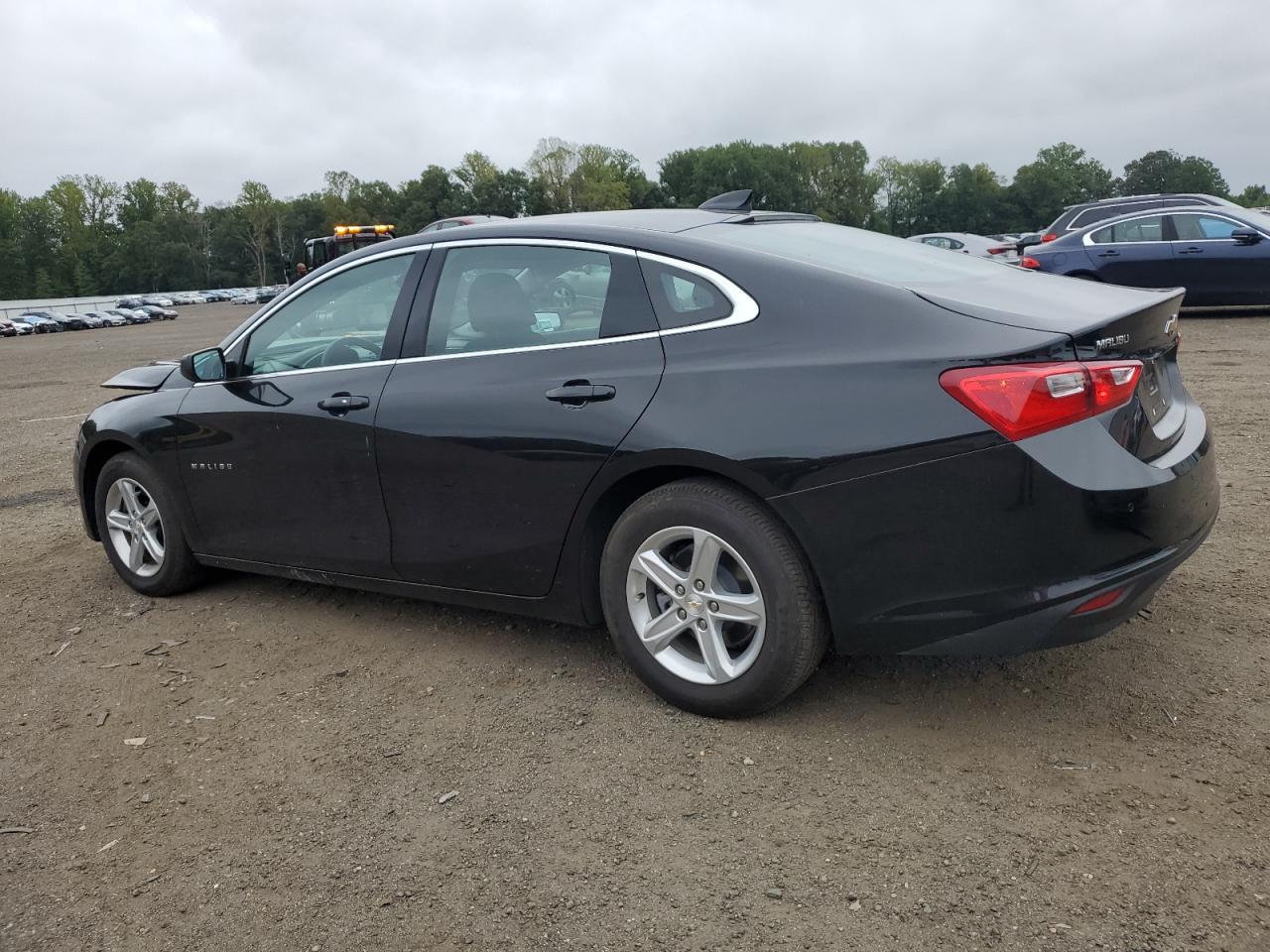 2024 Chevrolet Malibu Lt - Image 2