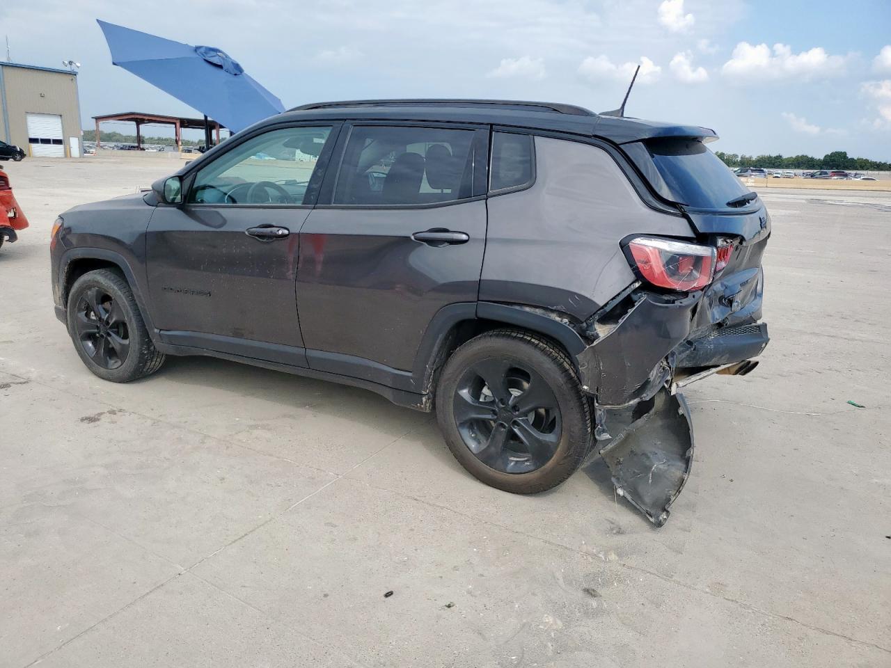 2020 Jeep Compass Latitude - Image 2