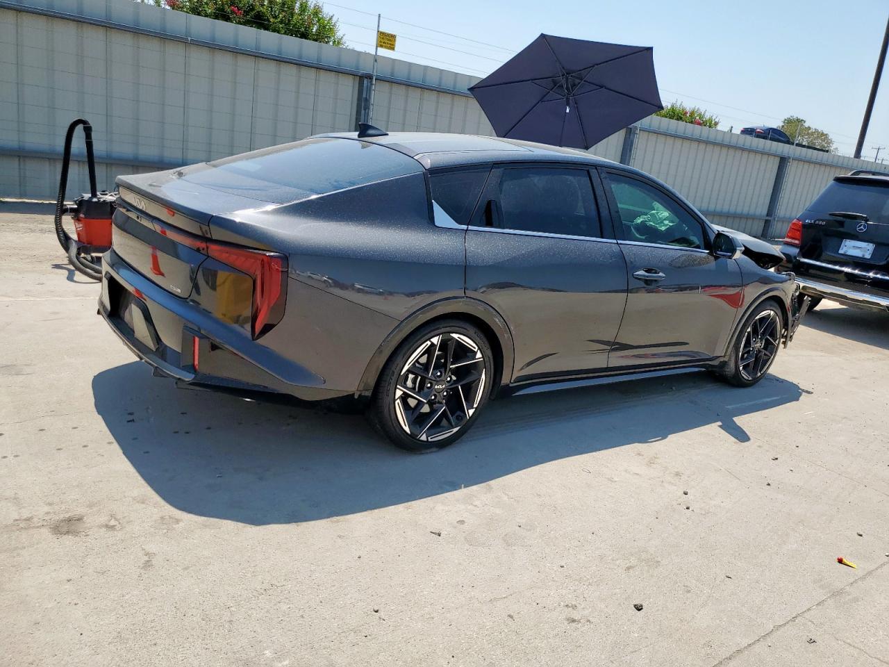 2025 Kia K4 Gt Line - Image 3