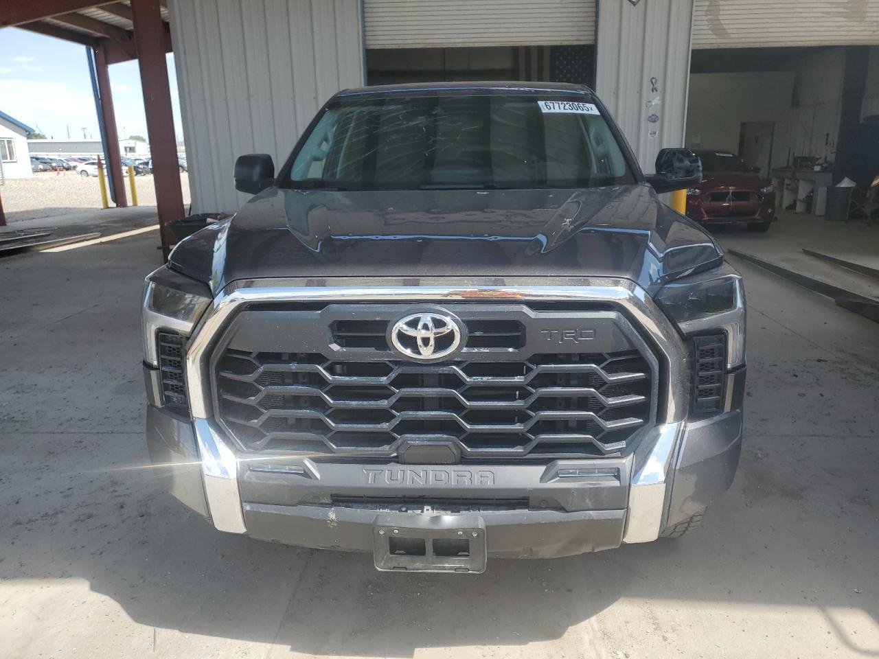 2023 Toyota Tundra Crewmax Sr5 - Image 5