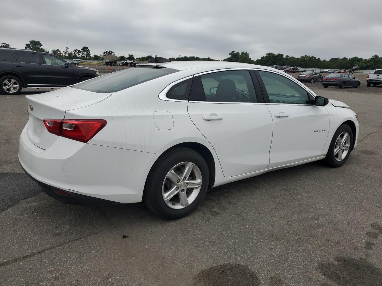 2021 Chevrolet Malibu Ls - Фото 3